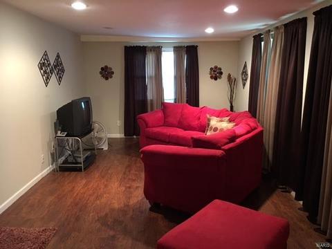 676 Bagnell, Saint Louis, MO 63137 photo 10
