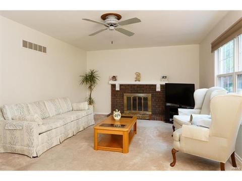 278 Oak Path Dr, Ballwin, MO 63011 photo 2