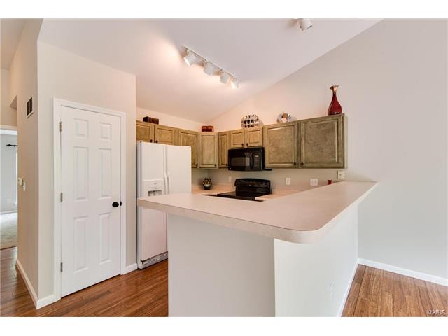 976 Shire Ln, Eureka, MO 63025 photo 3