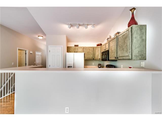 976 Shire Ln, Eureka, MO 63025 photo 6