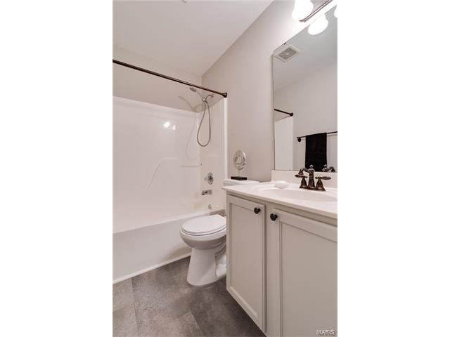 976 Shire Ln, Eureka, MO 63025 photo 15