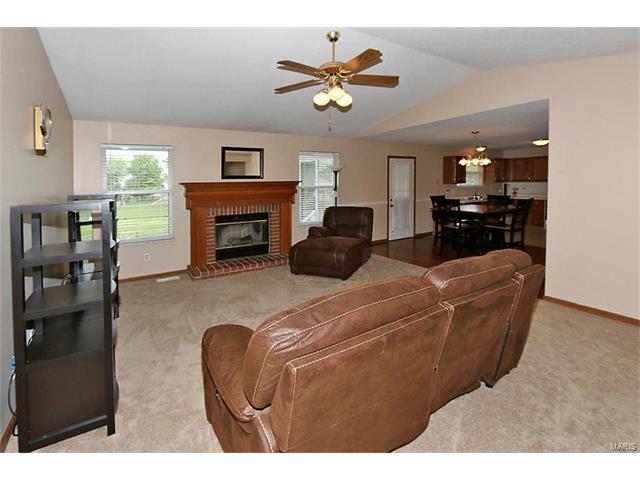 333 Birmingham Dr, O'fallon, MO 63366 photo 3
