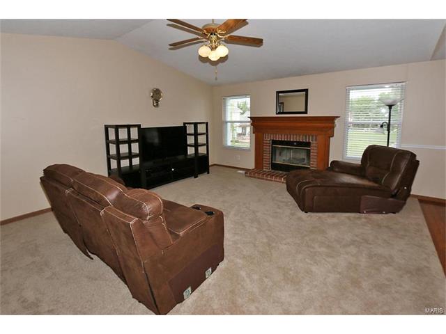 333 Birmingham Dr, O'fallon, MO 63366 photo 4