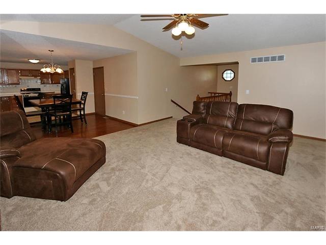 333 Birmingham Dr, O'fallon, MO 63366 photo 5