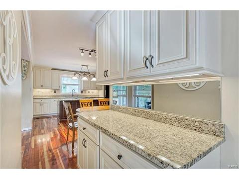 305 Redwood Frst, Ballwin, MO 63021 photo 18