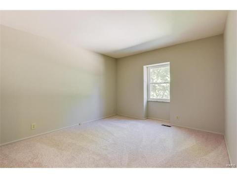 403 Caprice Gardens Ct, Ballwin, MO 63011 photo 12
