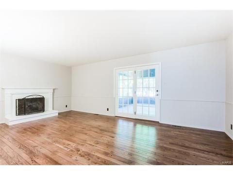 403 Caprice Gardens Ct, Ballwin, MO 63011 photo 5