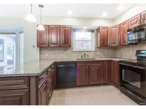 403 Caprice Gardens Ct, Ballwin, MO 63011 photo 8