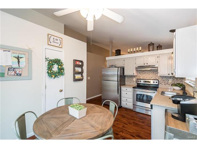54 Jacqueline Cir, O'fallon, MO 63368 photo 4