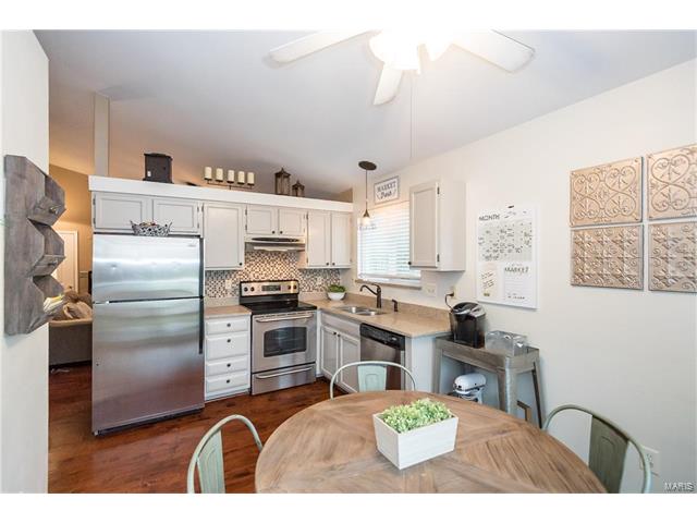 54 Jacqueline Cir, O'fallon, MO 63368 photo 5