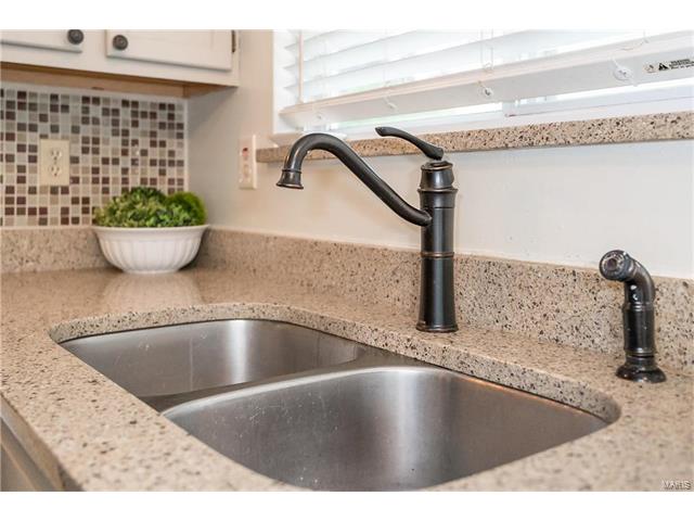 54 Jacqueline Cir, O'fallon, MO 63368 photo 7