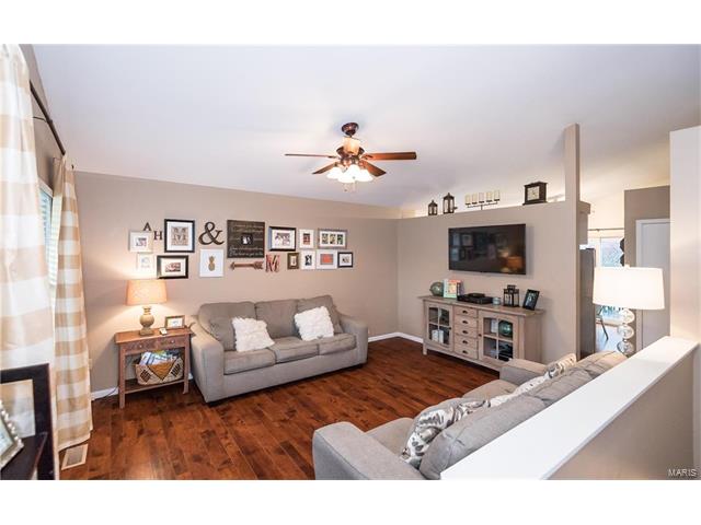 54 Jacqueline Cir, O'fallon, MO 63368 photo 2