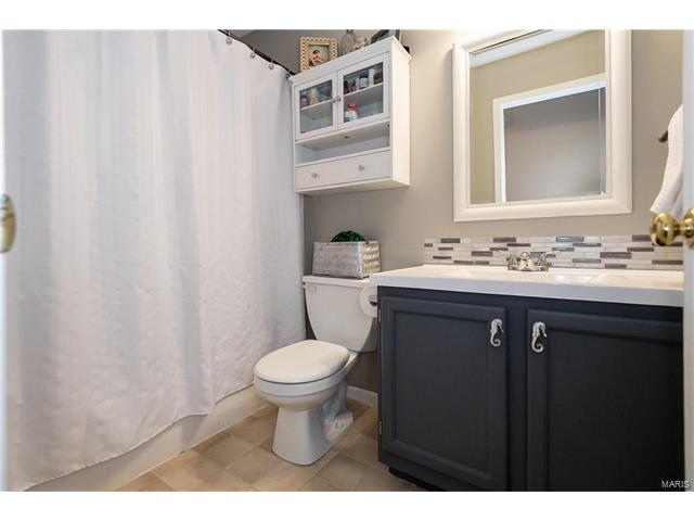 54 Jacqueline Cir, O'fallon, MO 63368 photo 9