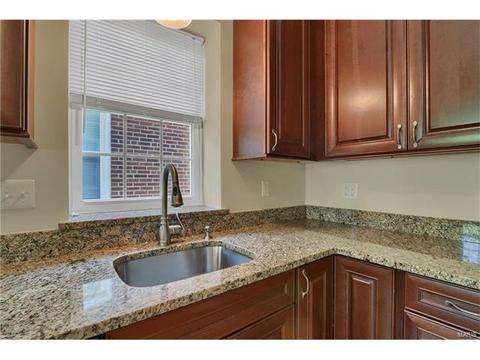 5515 Gresham Ave, Saint Louis, MO 63109 photo 7