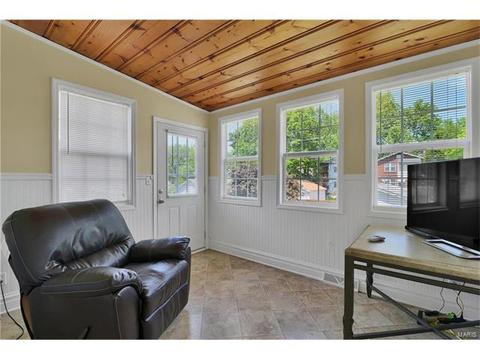 5515 Gresham Ave, Saint Louis, MO 63109 photo 8