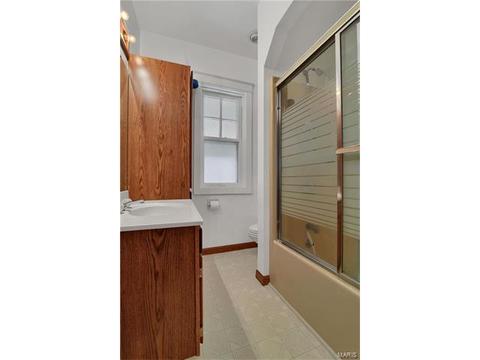 5515 Gresham Ave, Saint Louis, MO 63109 photo 10