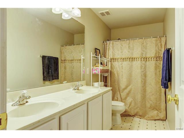 712 Hyde, O'fallon, MO 63366 photo 15