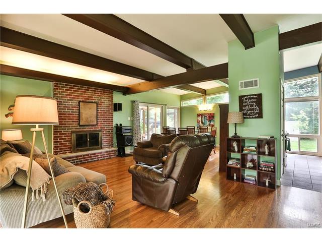 314 Coventry Ln, Manchester, MO 63021 photo 4