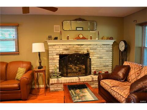 355 Eureka Rd, Eureka, MO 63025 photo 3