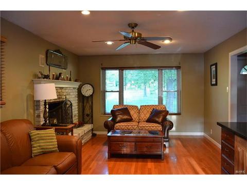 355 Eureka Rd, Eureka, MO 63025 photo 2