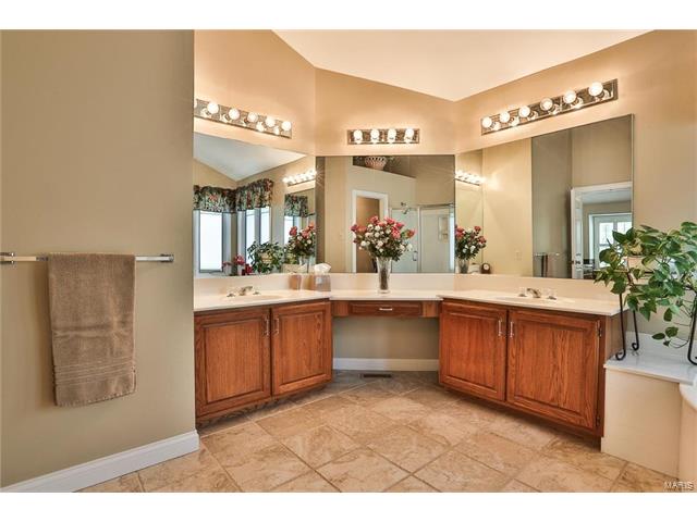 425 Gateford Dr, Ballwin, MO 63021 photo 26