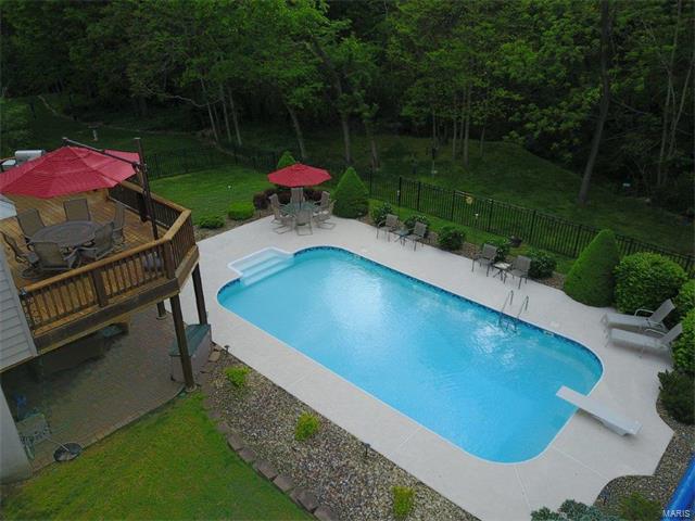 425 Gateford Dr, Ballwin, MO 63021 photo 5