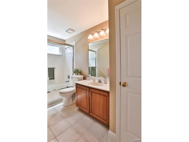 425 Gateford Dr, Ballwin, MO 63021 photo 30