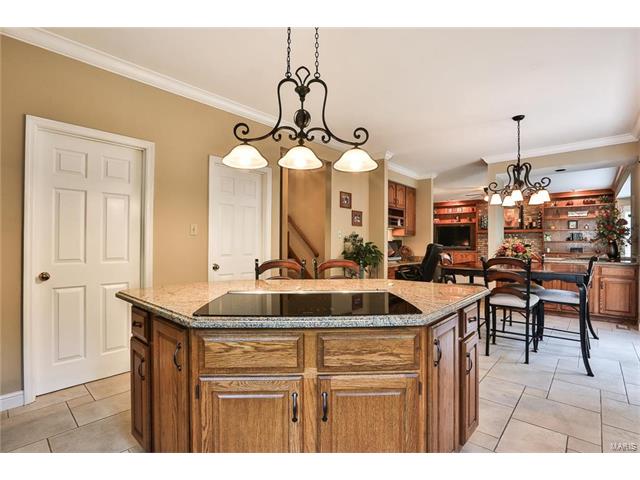 425 Gateford Dr, Ballwin, MO 63021 photo 12