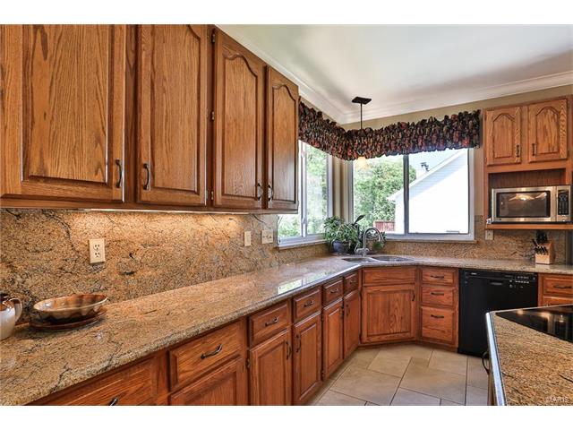 425 Gateford Dr, Ballwin, MO 63021 photo 13
