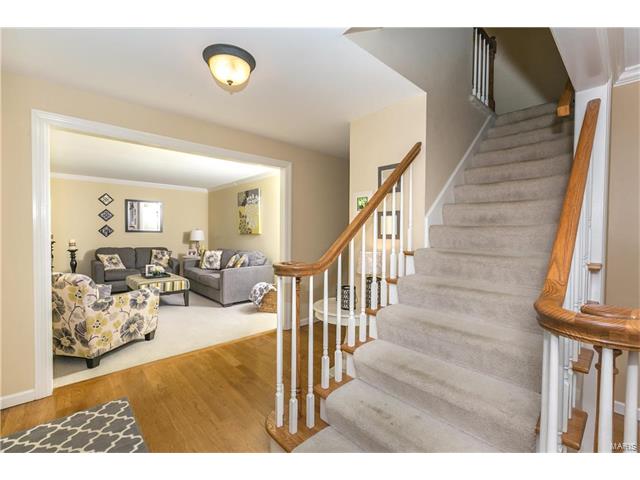 1838 Waterford Ridge Dr, Ballwin, MO 63021 photo 3