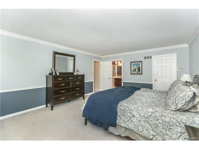 1838 Waterford Ridge Dr, Ballwin, MO 63021 photo 16