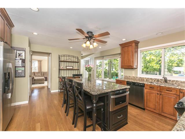 1838 Waterford Ridge Dr, Ballwin, MO 63021 photo 11