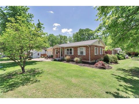 144 Constance Ct, Saint Ann, MO 63074 photo 1