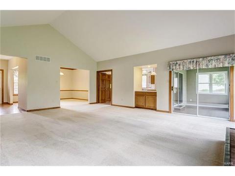 16824 Sunset Circle Dr, Ballwin, MO 63011 photo 9