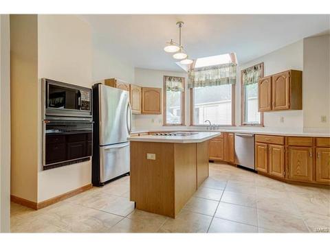 16824 Sunset Circle Dr, Ballwin, MO 63011 photo 10