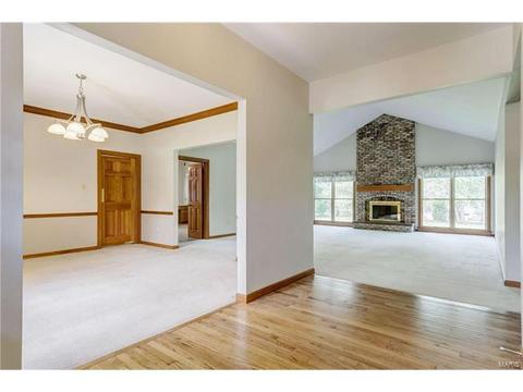 16824 Sunset Circle Dr, Ballwin, MO 63011 photo 4