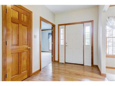 16824 Sunset Circle Dr, Ballwin, MO 63011 photo 3