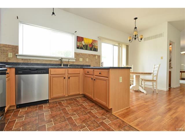 636 Brook Meadow Dr, Ballwin, MO 63021 photo 11