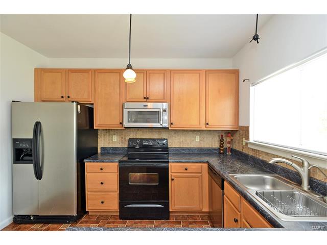 636 Brook Meadow Dr, Ballwin, MO 63021 photo 8