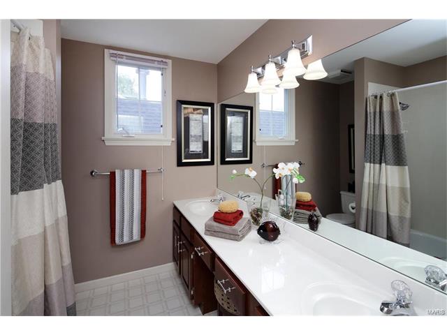908 Pheasant Woods Dr, Ballwin, MO 63021 photo 17