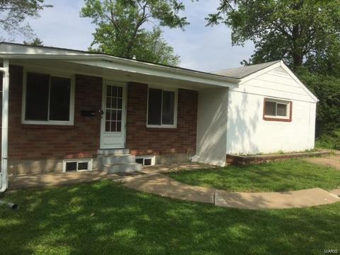 4075 Esseldale, Saint Ann, MO 63074 photo 1