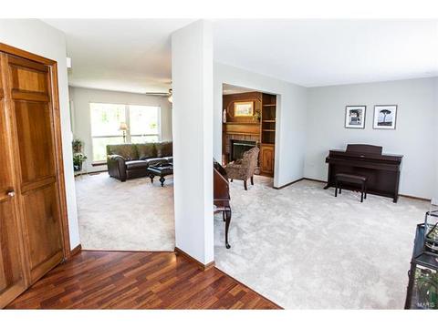 904 Windgate Ct, Fenton, MO 63026 photo 6