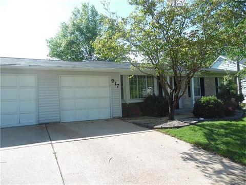 917 Parma, Ballwin, MO 63021 photo 1