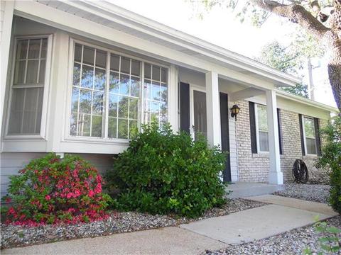 917 Parma, Ballwin, MO 63021 photo 2