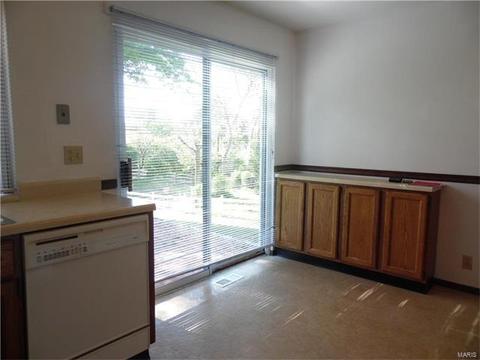 917 Parma, Ballwin, MO 63021 photo 9