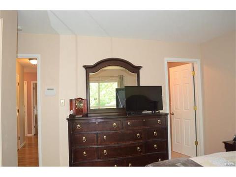 306 Wembley Ln, Ballwin, MO 63021 photo 18