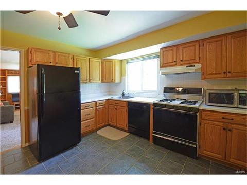 3490 Taylor Ave, Bridgeton, MO 63044 photo 3