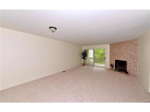 860 Woodside Trails Dr, Ballwin, MO 63021 photo 4