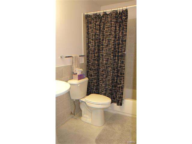 2409 Hidden Meadow Ln, Ballwin, MO 63021 photo 15