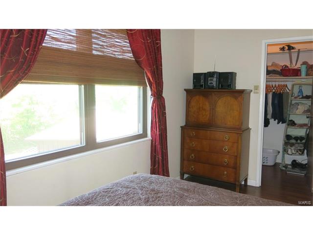 2409 Hidden Meadow Ln, Ballwin, MO 63021 photo 12